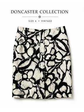 Doncaster Collection Black White Floral Pencil Skirt Cotton Size 6 Vintage USA